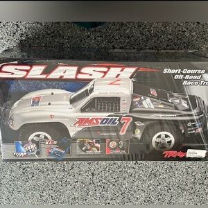Traxxas Slash Team Amsoil Edition Scott Douglas / Mike Oberg Edition Model 5805